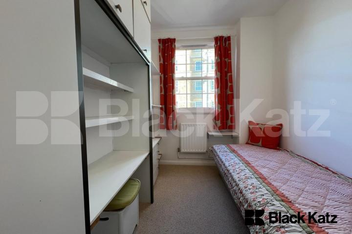 Bright and Spacious Three Bedroom Apartment in the Heart of London Bridge Devon Mansions - Tooley Street , London Bridge